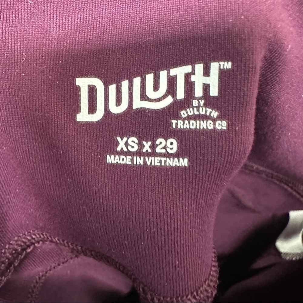 Duluth women’s berry color yoga leggings size XS - Inseam 29 - Picture 6 of 7